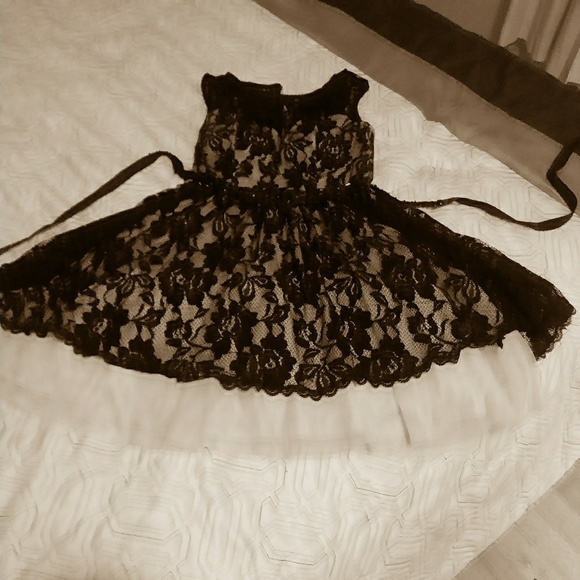 Dress - Picture 6 of 8